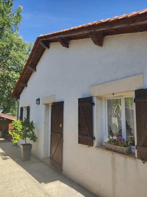 Gîte l' Arbre de Vie indépendant, au calme Les Essards  Exterior foto