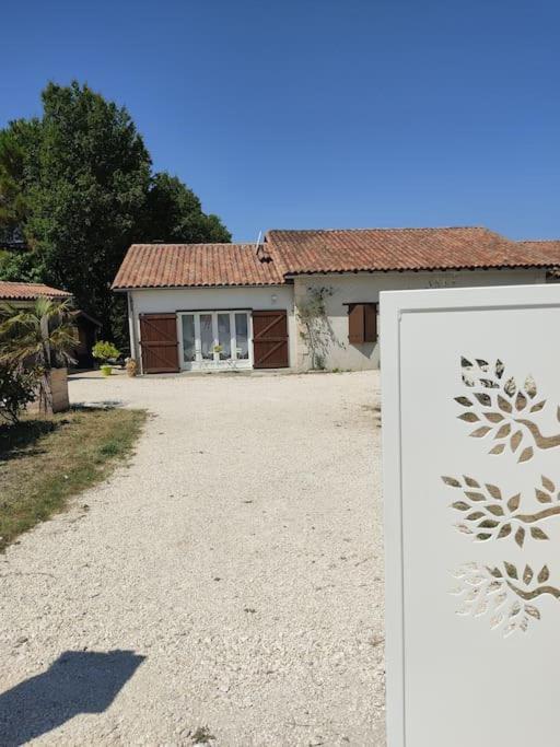 Gîte l' Arbre de Vie indépendant, au calme Les Essards  Exterior foto